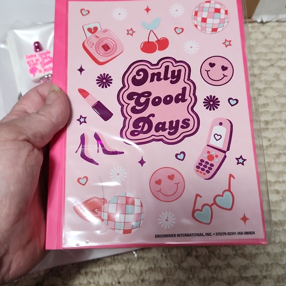 Gift Bundle - Picture 7 of 10